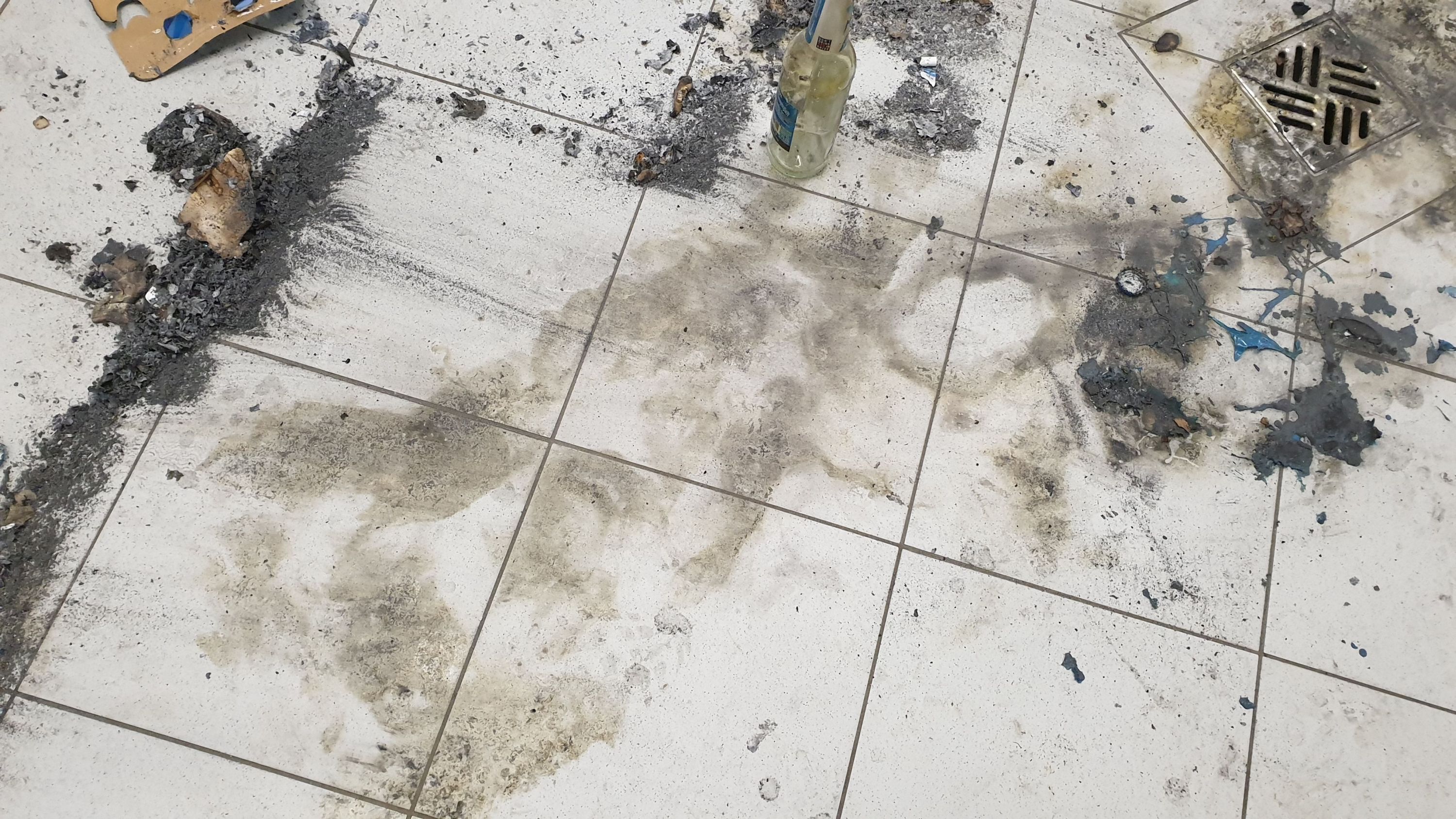 Toilette im Paradies geschlossen