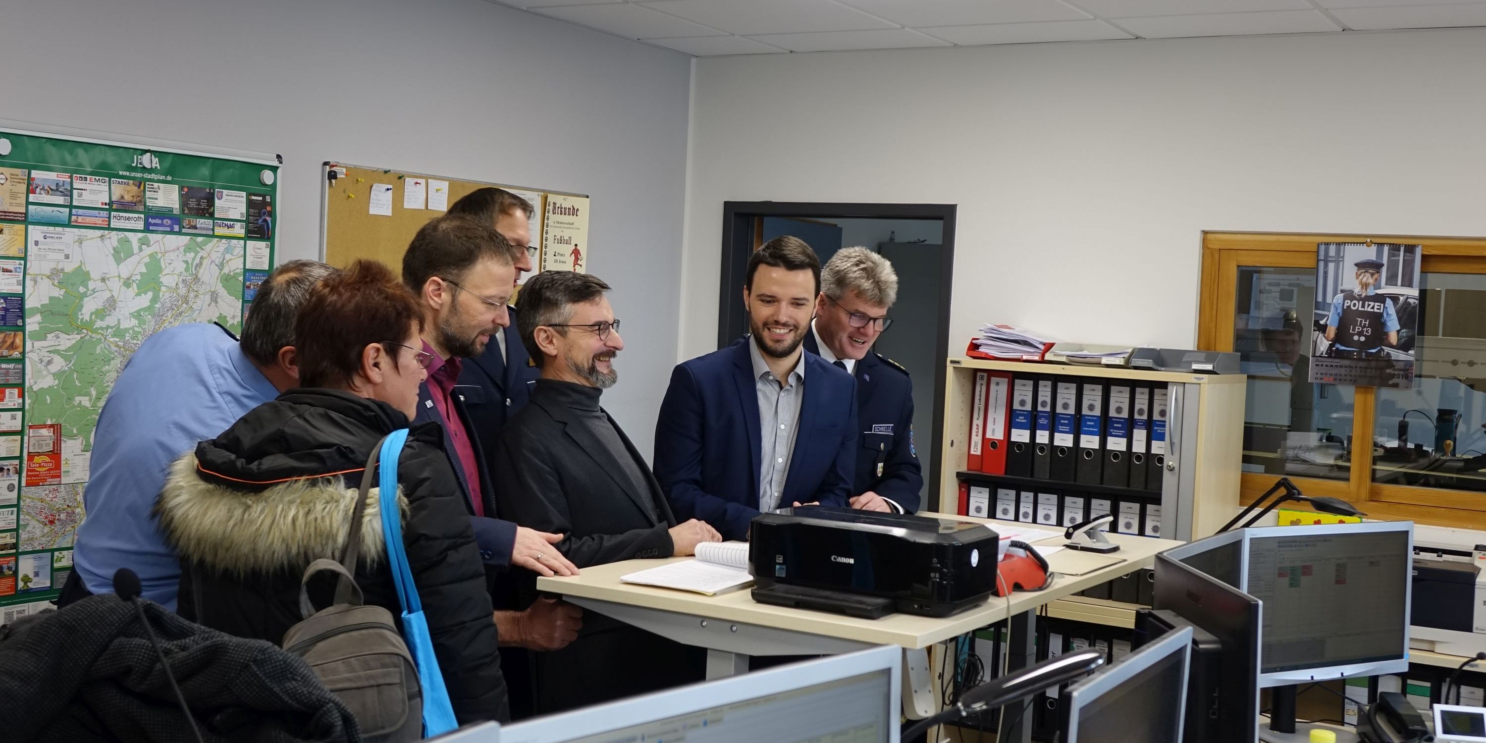 Oberbürgermeister besuchte Rettungsleitstelle Oberbürgermeister besuchte Rettungsleitstelle