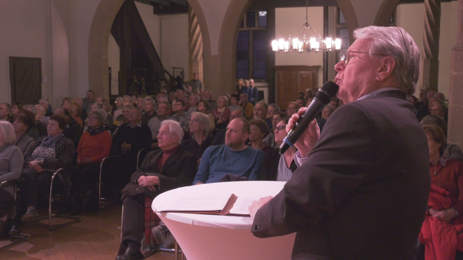 Rückblick: In der Rathausdiele wurde ein Film zu Jenas 750. Stadtjubiläum 1986 gezeigt