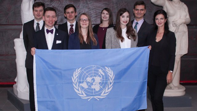 Jenaer Studenten fahren zur internationalen UNO-Simulation nach Tokio 