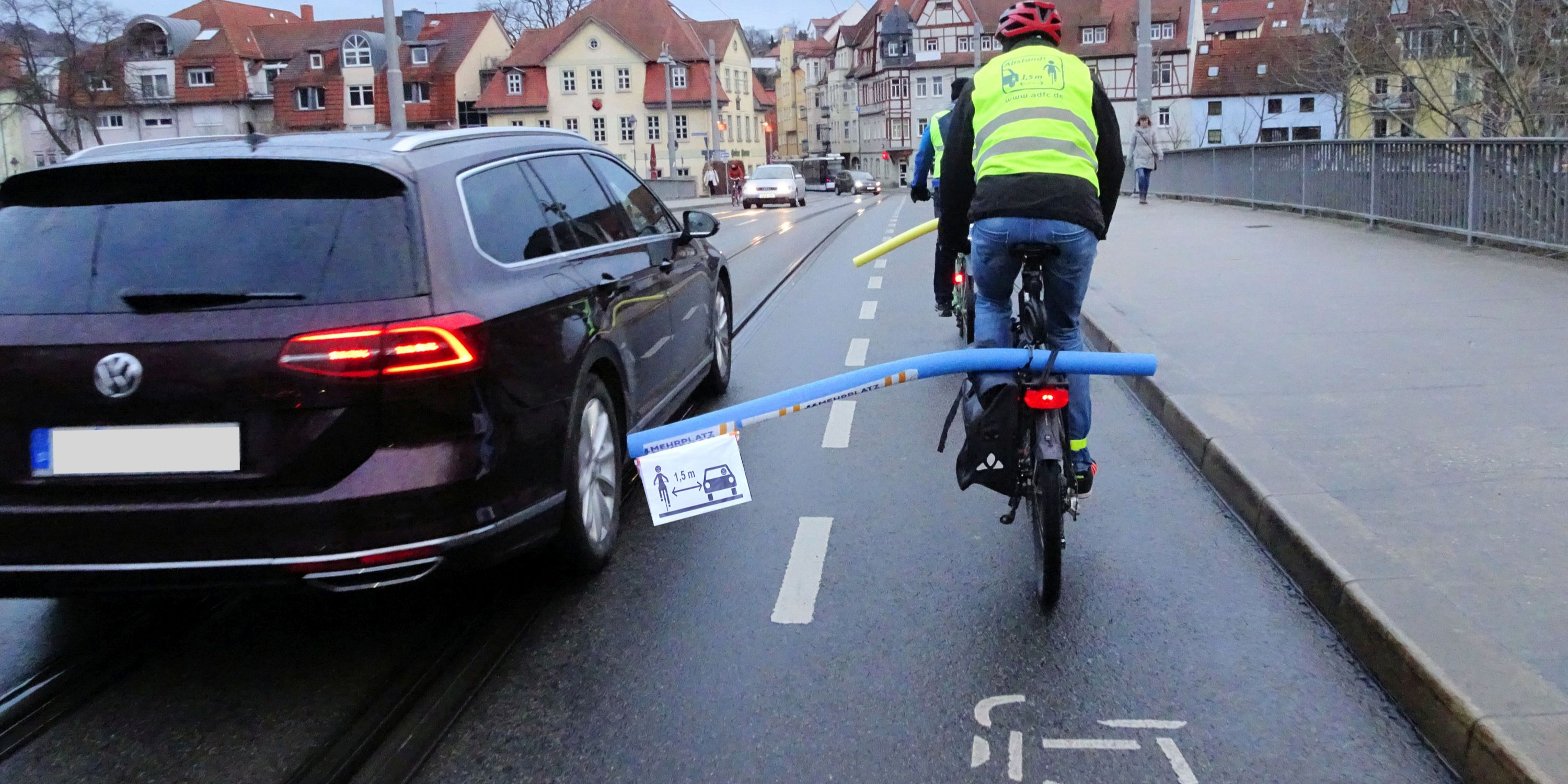 ADFC testete Breite der Karl-Liebknecht-Straße 