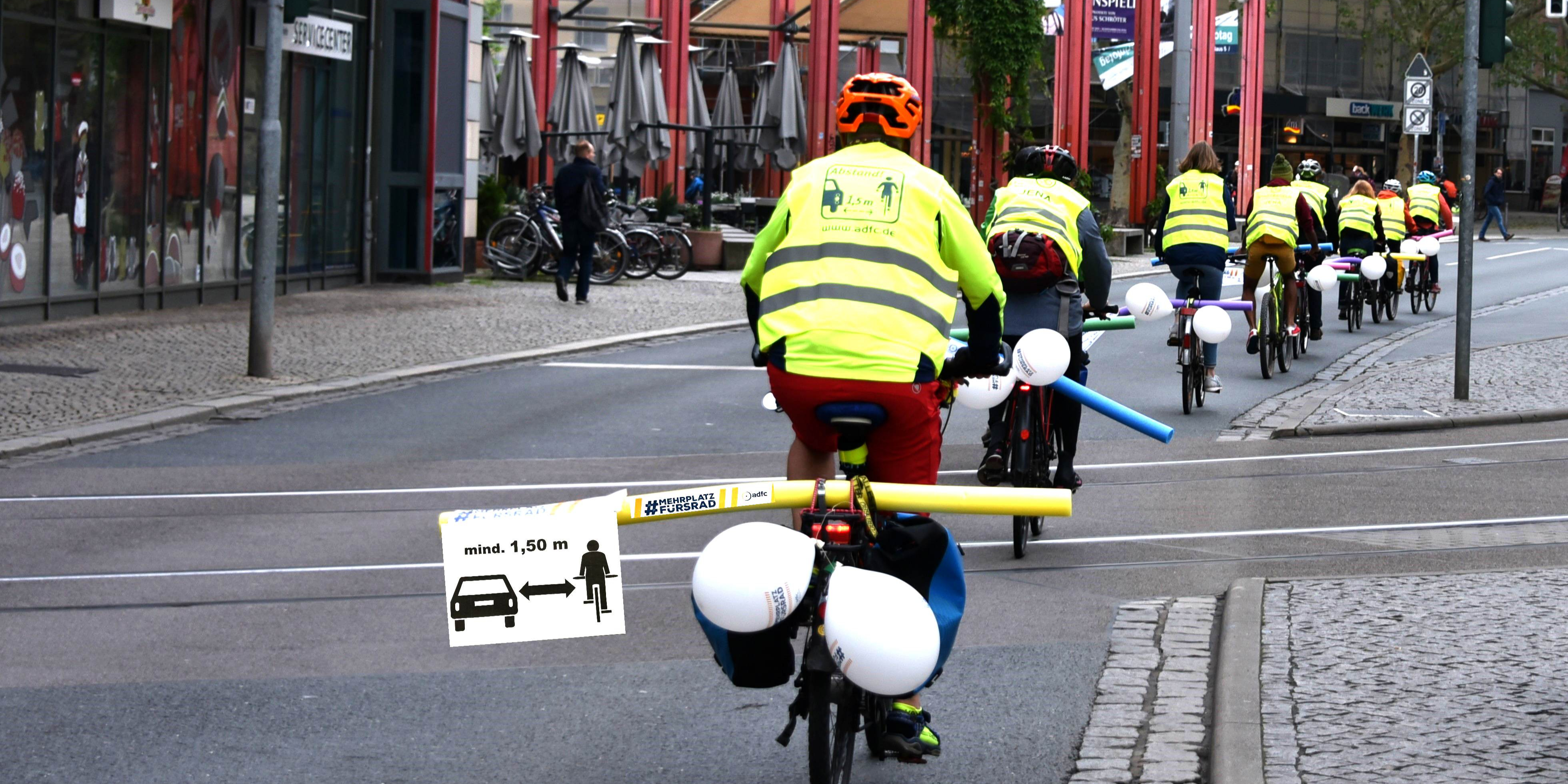 Poolnudel-Aktion in der Karl-Liebknecht-Straße