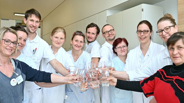 Informationen und Wasser am Weltnierentag