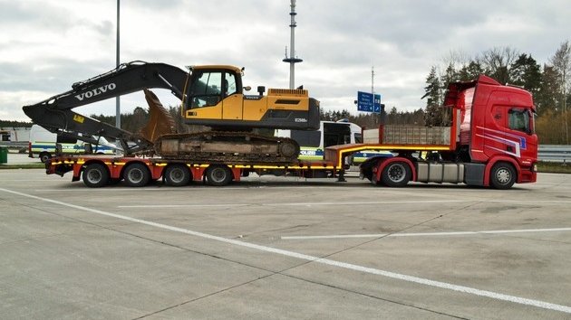 Schwerlastfahrzeug ohne Genehmigung unterwegs