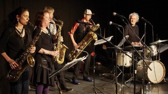 TIPTONS SAXOPHONE QUARTET & DRUMS im Café Wagner