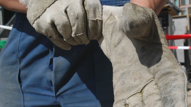 Trotz Corona: Bauarbeiter arbeiten weiter