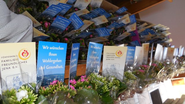 Blumenmeer in der Kulturkirche Löbstedt