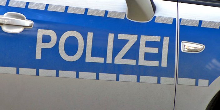 Radfahrer im Rausch und unten ohne unterwegs Radfahrer im Rausch und unten ohne unterwegs