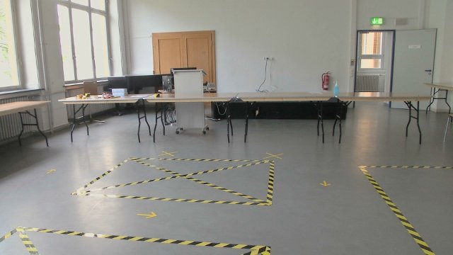 Für Bücherfreunde: Die Ernst-Abbe-Bücherei bietet einen Bestell- und Abholservice an