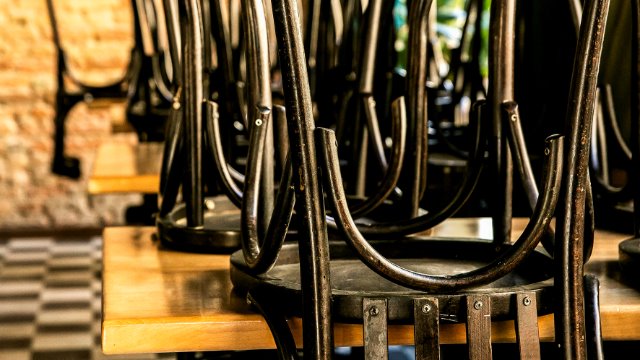 Vier von zehn Firmen in Kurzarbeit