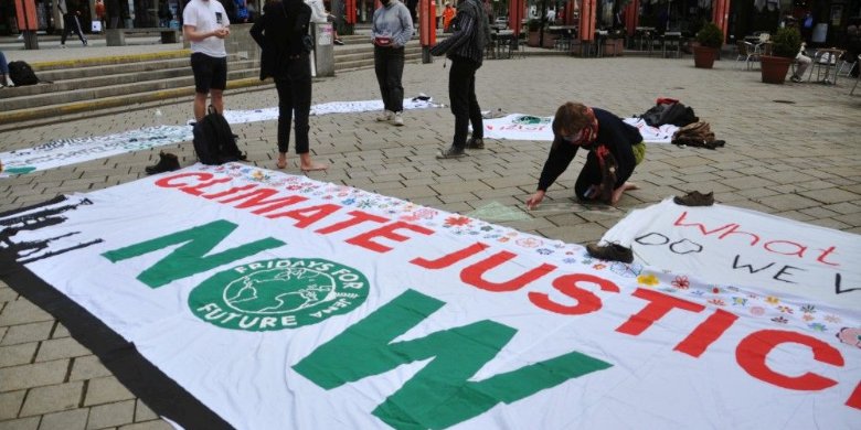 Wöchentliche Klima-Mahnwachen Wöchentliche Klima-Mahnwachen