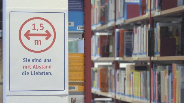 Schrittweise Öffnung: In der Ernst-Abbe-Bücherei können Medien wieder selbst ausgesucht werden 