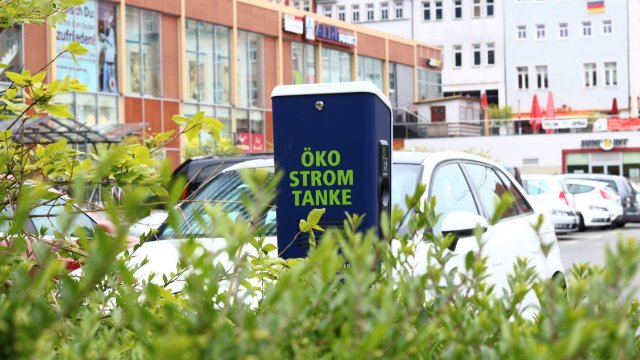 Neue Abrechnung für Öko-Stromtanken an Stadtwerke-Ladesäulen 