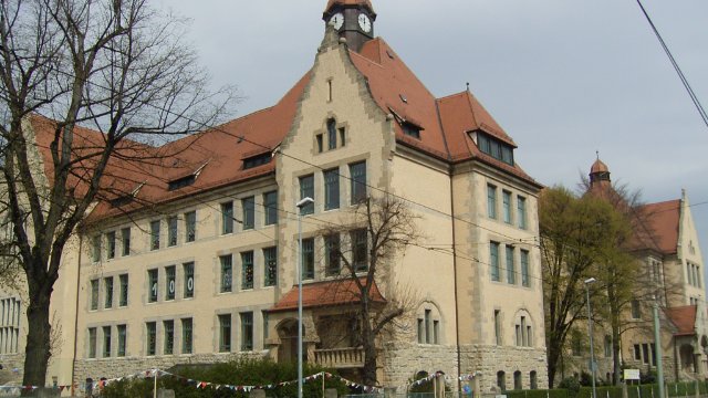 Zwei Schulhöfe wieder für Öffentlichkeit geöffnet