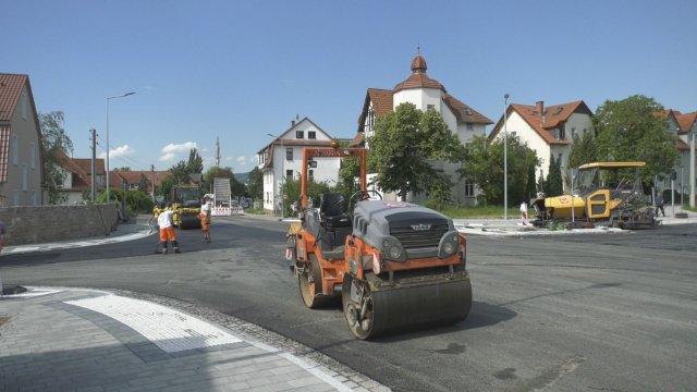 Fortschritt auf Großbaustelle: Ein Teilstück der  Naumburger Straße wird nächste Woche freigegeben 