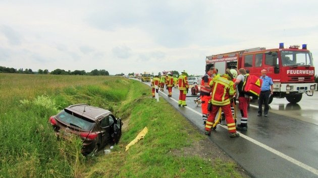 Verletzte nach Kollision zweier Pkw auf A4