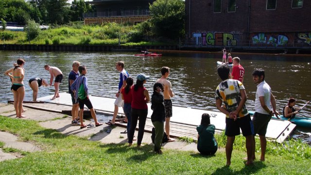 Großer Andrang beim interkulturellen Wassersporttag