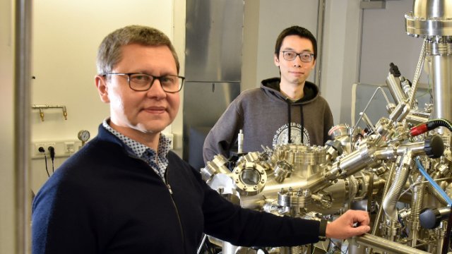 Winziges smartes Blatt angelt Proteine 