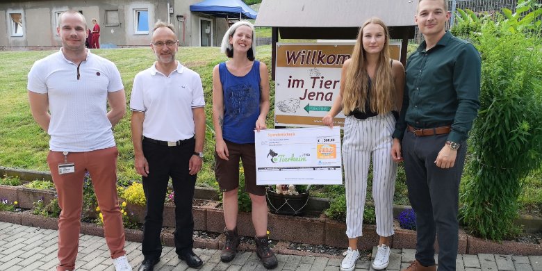 BWL-Studenten spendeten Projektprämie an Tierheim BWL-Studenten spendeten Projektprämie an Tierheim