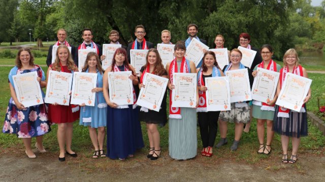 Zeugnisse für Augenoptiker