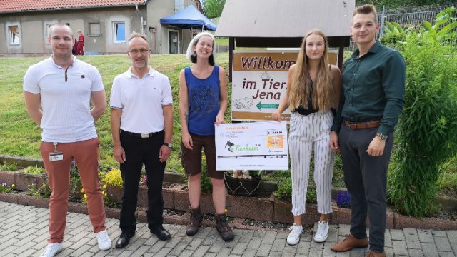 BWL-Studenten spendeten Projektprämie an Tierheim 