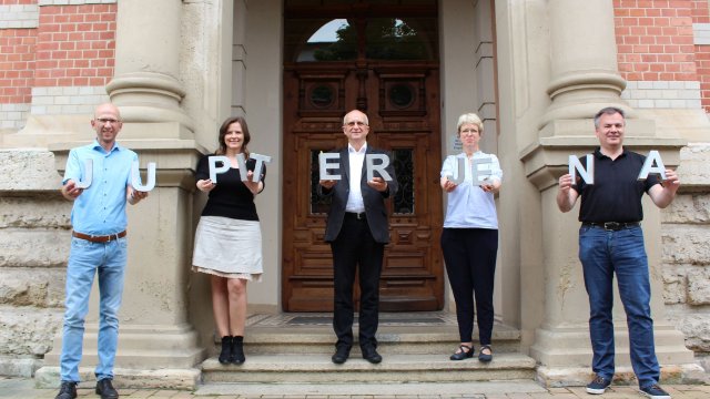 Plätze für Pflichtpraktika in Unternehmen gesucht