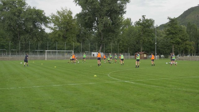 Fußballerinnen im Training: Mit neuer Teamchefin läuft der FF USV Jena als FC Carl Zeiss Jena auf