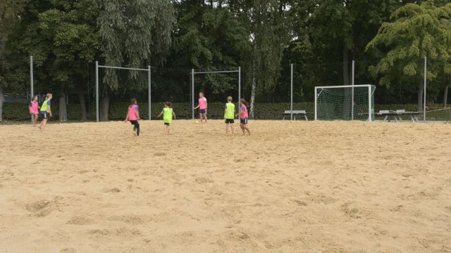 Fußballcamp: Bei „Kick-and-Talk“ dreht sich alles um Sport, Sprache und Spaß