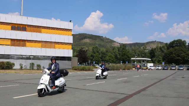 Testfahrer für neue E-Roller in Jena gesucht