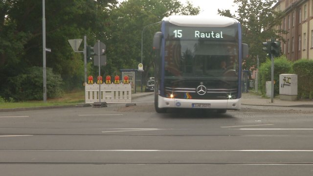 Bus-Linie 15 fährt nach Baufahrplan