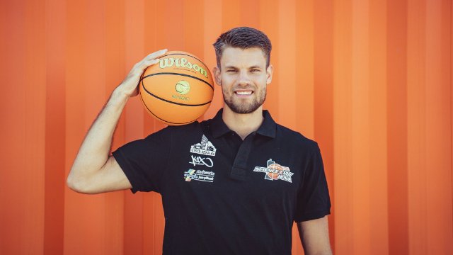 Science City Jena: Center Andrew Smith verstärkt Team