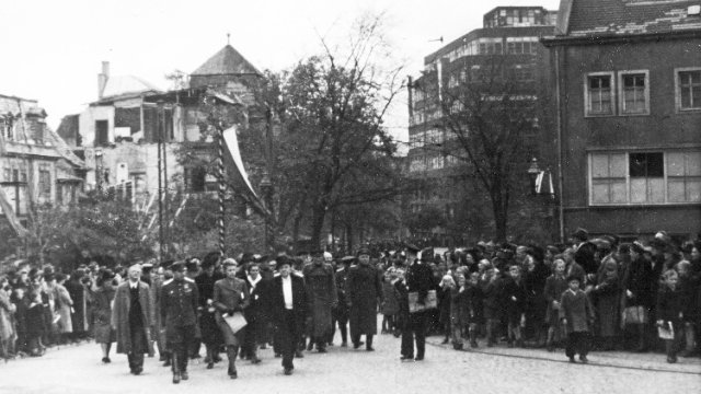Uni Jena wurde vor 75 Jahren offiziell wiedereröffnet