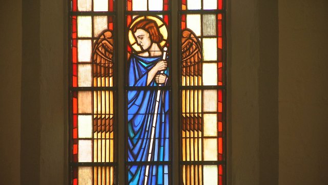 Ausgestellt: In der Stadtkirche wird das Lebenswerk des Jenaer Glasgestalters Fritz Körner beleuchtet