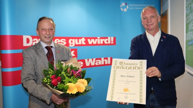 Ehrennadel für Uwe Lübbert 
