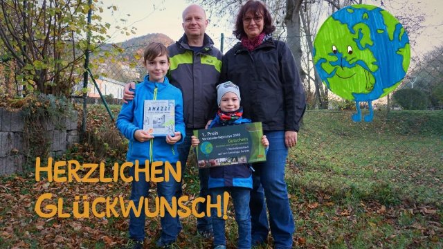 Gewinner der Weltkindertagsrallye ausgezeichnet