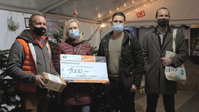 Baumlieferung: Die Hospiz- und Palliativstiftung konnte sich über eine Spende freuen