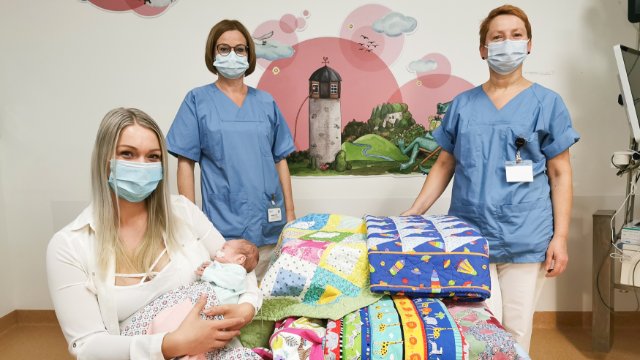 Kuschelige Decken für Frühgeborene  