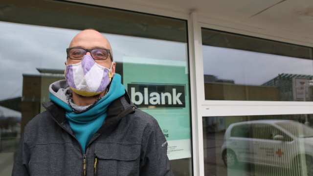 Künstler nutzt kreatives Baubüro als Atelier auf Zeit 