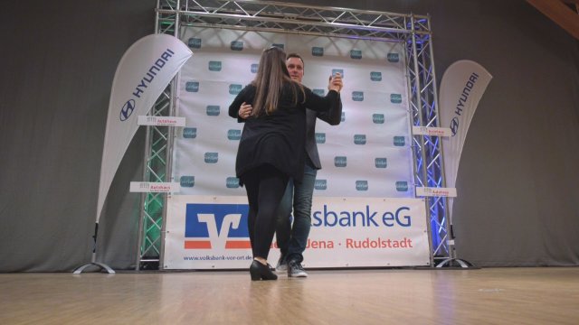 Weltrekordversuch geglückt: Rund 1 400 Paare tanzten deutschlandweit online Cha-Cha-Cha 