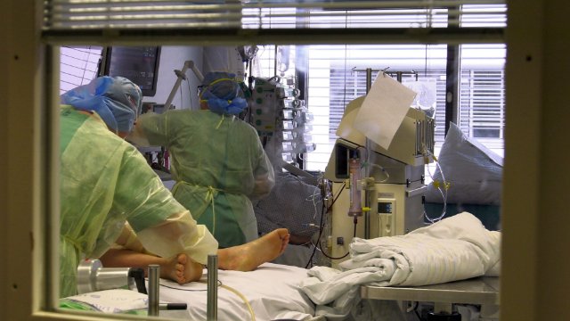 Intensivstation: Neue Corona-Behandlungsempfehlungen  