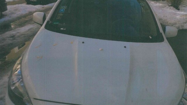 Radschrauben gelockert und Auto beschmutzt