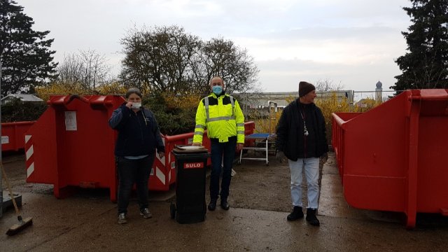 Mülltrennung in Bioabfall-Sammelstellen
