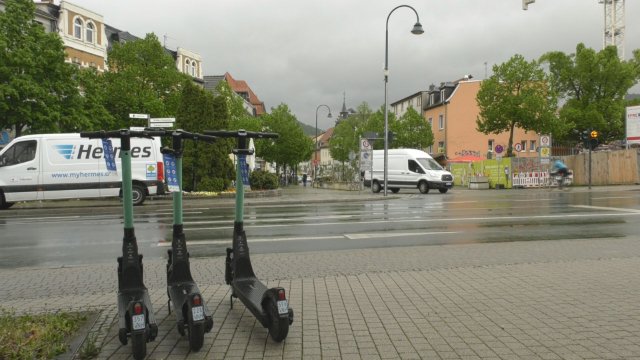 Gestartet: Seit heute können in der Innenstadt E-Scooter ausgeliehen werden