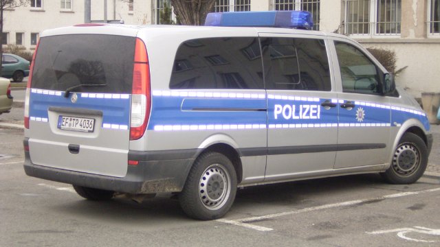 Scheibe von Hauseingangstür eingeschlagen