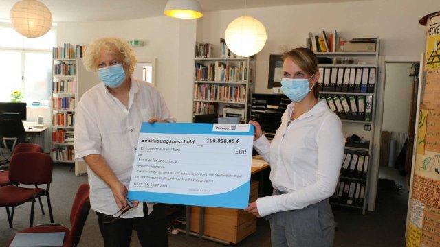 Bewilligungsbescheid für Künstler für Andere e.V.