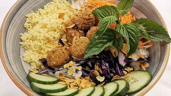 Gesunder Baukasten aus einer Schüssel