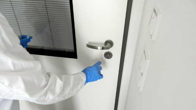 Studie: Wie Mikroben ein Klinikzimmer erobern