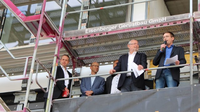 LUCAS instruments GmbH feierte Richtfest 