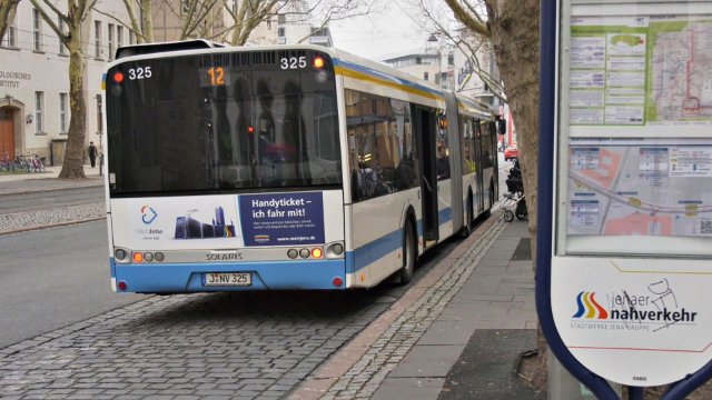 Bus-Linie 12 und 490: Umleitung wegen gesperrter Schrödingerstraße 