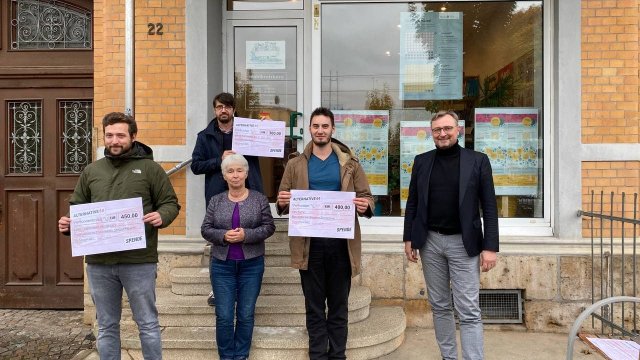 Scheckübergabe an Vereine